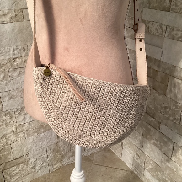 The Sak Tess Sling bag - Picture 1 of 14